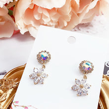 Load image into Gallery viewer, Flower Gems Earring

