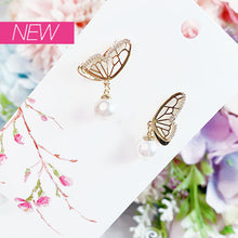 Load image into Gallery viewer, Butterfly Pearl Drips Earring

